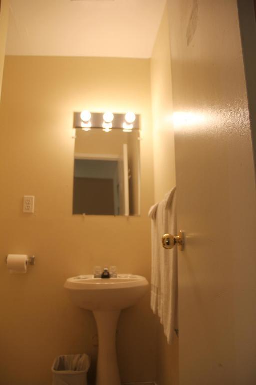 Niagara Inn & Suites الغرفة الصورة
